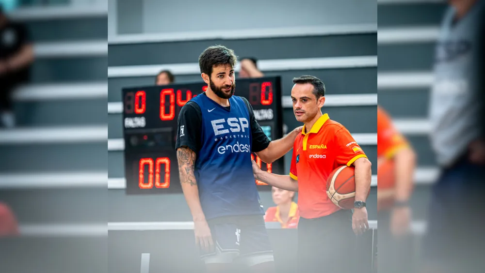 Jorge Lorenzo con Ricky Rubio